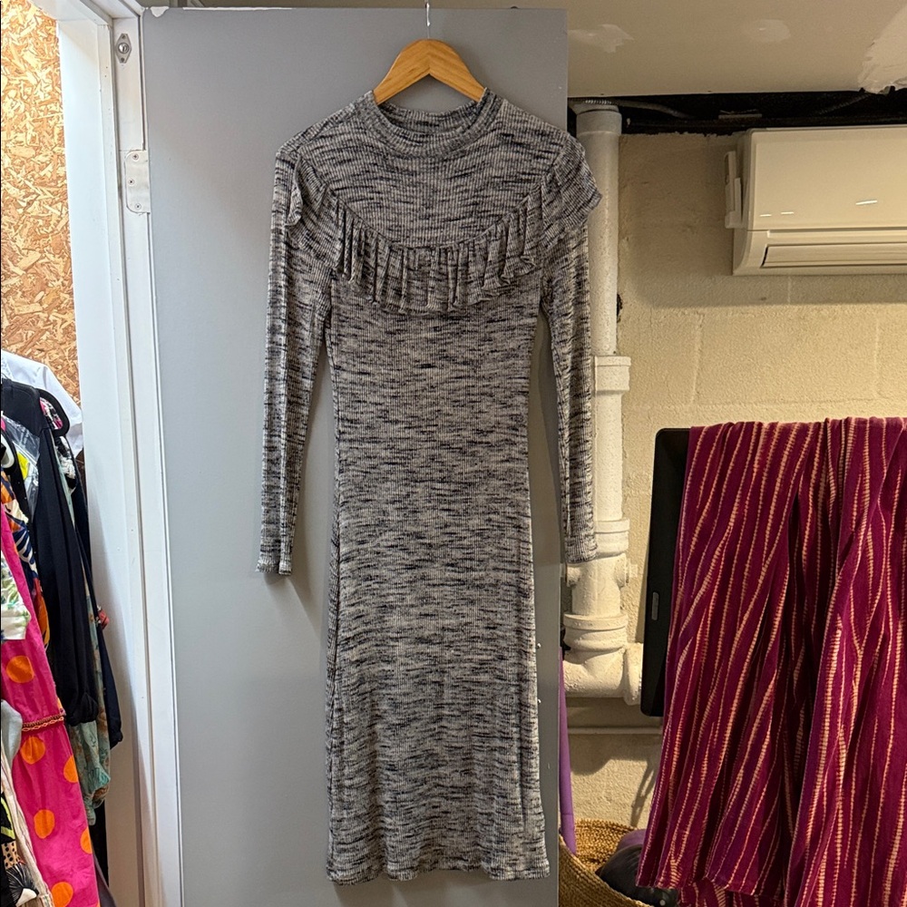 Anthropologie brand eri + ali Gray Long Sleeve Knit Dress